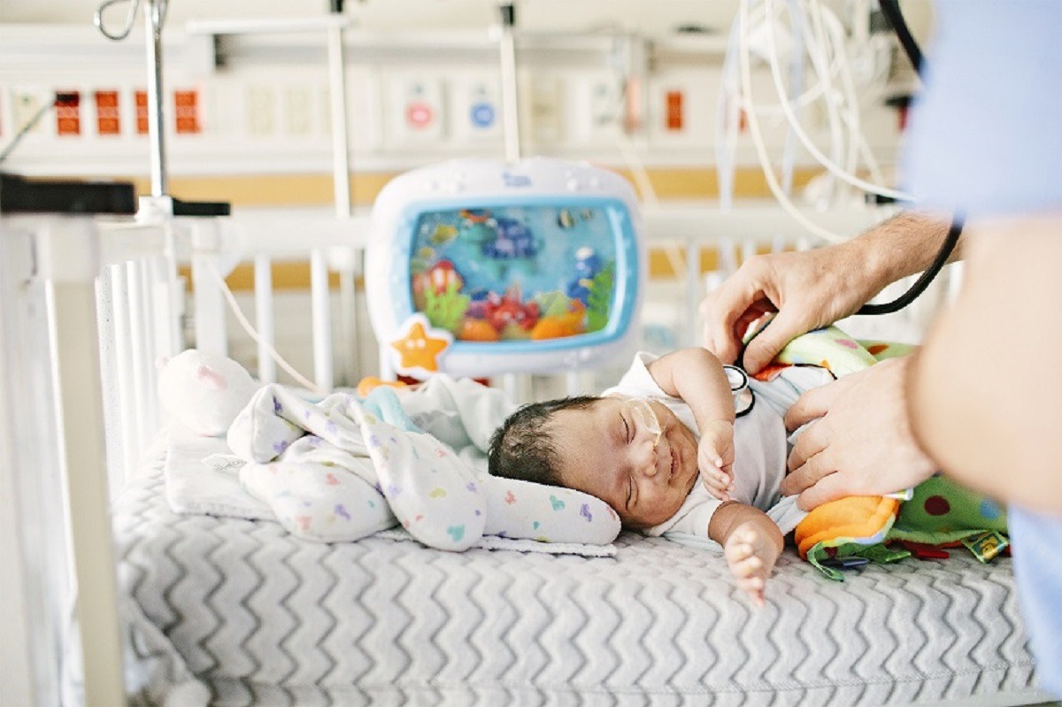 Педиатр недоношенных детей. Новорожденный неонатология. Отделение неонатологии. Педиатр недоношенных детей. Неонатология картинки.