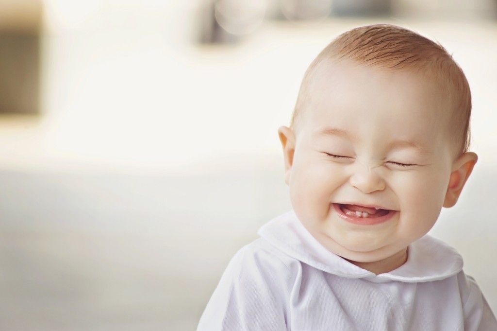 17 راه شگفت انگیز برای خنداندن نوزاد - کیدمام - مرجع تخصصی حوزه مادر و کودک