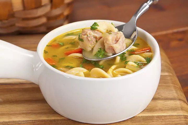 سوپ مرغ و رشته فرنگی